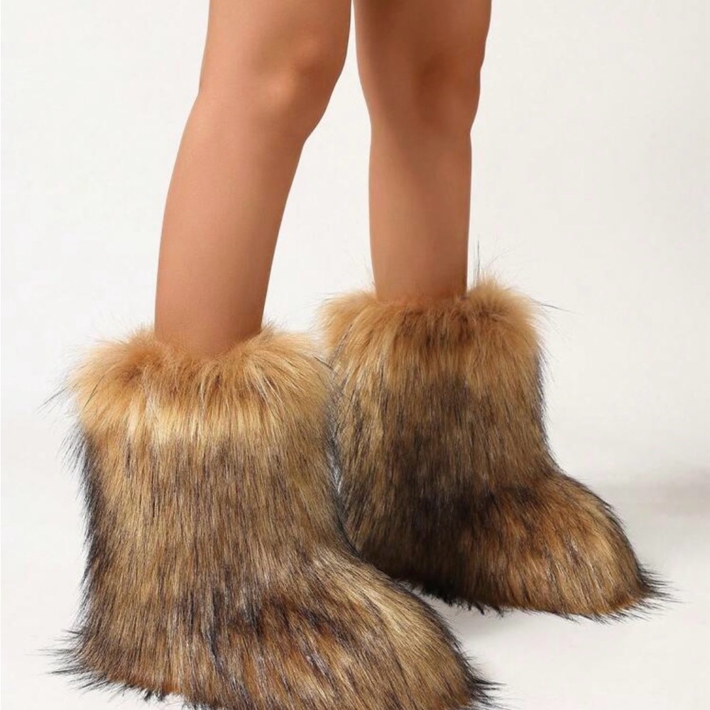 Fashion Nova Faux Fur Brown Winter Boots